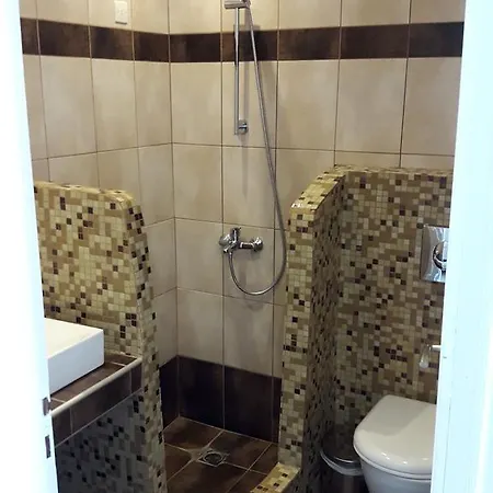 Katefiani Apartman *