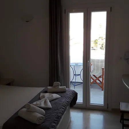 Katefiani Apartment Perissa (Santorini)